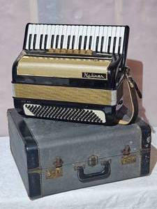 Vintage Hohner 300 MS Accordion