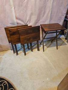 lot 62 image: Rustic Folding TV Tables 4 Count