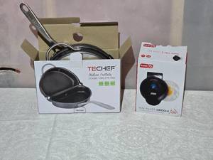 lot 81 image: Modern Breakfast Accessories  - TECHEF Double Omlette Pan - Dash  Mini Egg Griddle