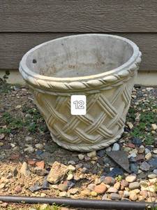 lot 87 image: Concrete Lattice Accent Planter