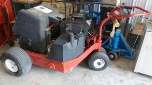 TORO Aereator - runs great - 16hp Vanguard motor