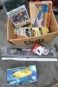 lot 31 image: Box of misc garage items