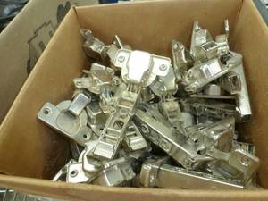 lot 25 image: Approx 85 Blum Cabinet door hinges