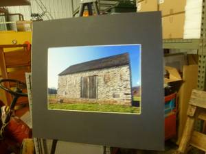 lot 93 image: 8 pieces - 1 old bldg photo, 2 boats, 2 grass framed, 3 onion on canvas