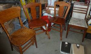 lot 94 image: 4 wood chairs
