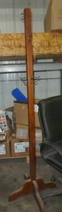 lot 115 image: Coat and hat rack