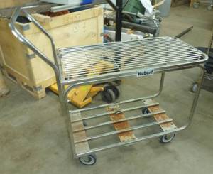lot 118 image: small warehouse cart on wheels