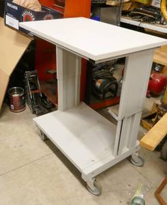 lot 139 image: av cart