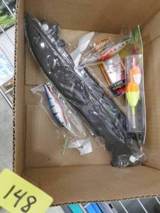 lot 148 image: 2 filet knives, rapala and other lures and bobbers