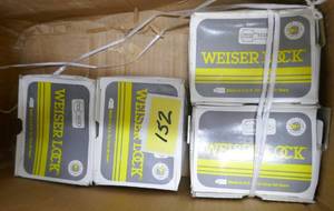lot 152 image: 6 New Weiser deadbolt locks