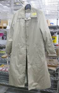 lot 171 image: Very nice London Fog trench coat with zip out liner 16 Regular