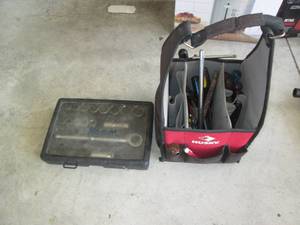 lot 112 image: Husky open top tool caddy with scre...