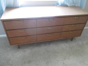 lot 1 image: Vintage hardwood ladies 9-drawer dr...