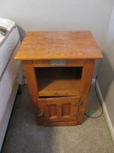 lot 17 image: Surewood Oak nightstand with open d...