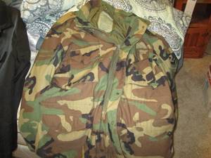 lot 34 image: Mens XL Lined Camouflage Army jack...