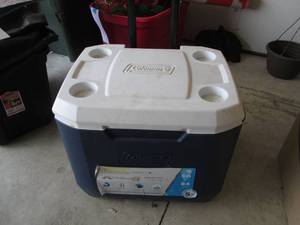 lot 39 image: Coleman Xtreme5 50qt Wheeled cooler...
