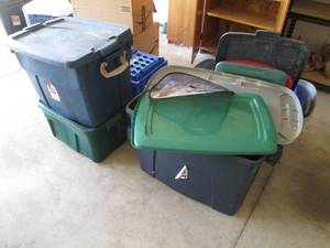 lot 40 image: Crates and assorted size storage to...