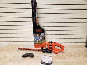 lot 12 image: Black  Decker Corded 16 Hedge Trimmer