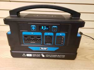 lot 28 image: Pulsar 1000 Watt Portable Power Station