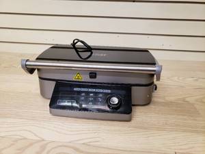 lot 32 image: Commercial Chef 9-in-1 Contact Grill with Accelerated Heating