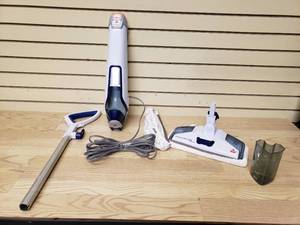 lot 34 image: Bissell Power Fresh Deluxe Scrubbing and Sanitizing Steam Mop