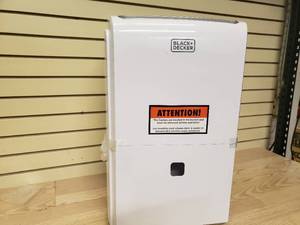 lot 49 image: Black & Decker 50 pint portable dehumidifier