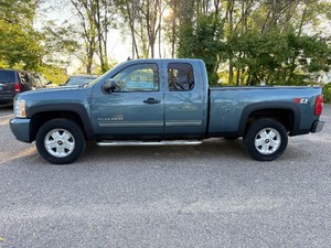 2011 CHEVROLET SILVERADO 1500 LT *4x4 | No Accidents* (NO RESERVE)