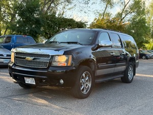 lot 11 image: 2007 CHEVROLET SUBURBAN LTZ 4x4 (NO RESERVE)