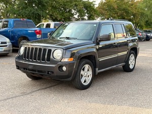 lot 20 image: 2010 JEEP PATRIOT SPORT 4 Wheel Drive  No Accidents (NO RESERVE)