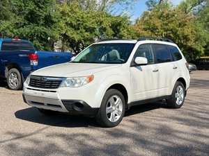 lot 21 image: 2010 SUBARU FORESTER 2.5X PREMIUM All Wheel Drive  No Accidents (NO RESERVE)
