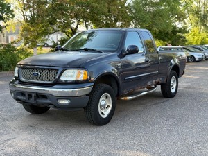 lot 23 image: 2001 FORD F-150 LARIAT 4x4 (NO RESERVE)