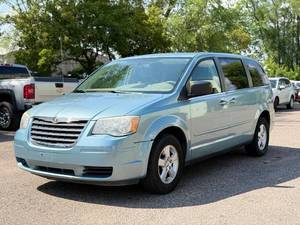 lot 26 image: 2010 CHRYSLER TOWN AND COUNTRY LX 126k Miles (NO RESERVE)