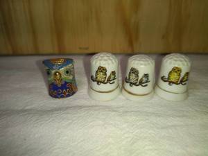 lot 75 image: Cloisonne Owl and 3 Ceramic Owl Thimbles
