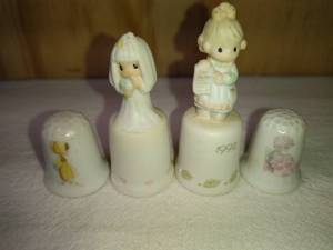 lot 98 image: 2 Precious Moments, 1 Enesco The Lord Bless You and Keep You and 1 Enesco But The Greatest of These is Love Thimbles