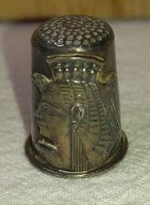 lot 116 image: Antique Sterling Silver Thimble. Tested