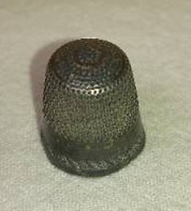 lot 126 image: Antique Sterling Silver Thimble. Tested