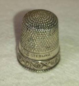 lot 127 image: Antique Sterling Silver Thimble. Tested