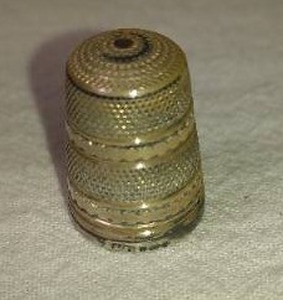 lot 131 image: Antique Sterling Silver Thimble. Tested