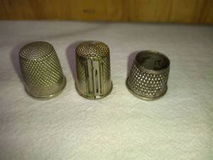 lot 160 image: 1 Simmons Nickel Silver, 1 Dressmakers and 1 Tailors Thimble