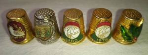 lot 174 image: 5 Thimbles Fancy and 4 Vernon Collectible Plaque