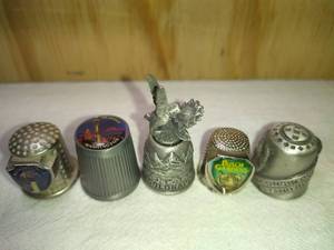 lot 190 image: 5 Best Quality Pewter Souvenir Thimbles