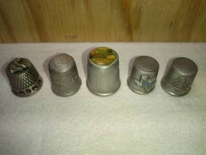 lot 196 image: 5 Best Quality Pewter Souvenir Thimbles