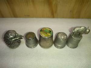 lot 197 image: 5 Best Quality Pewter Souvenir Thimbles