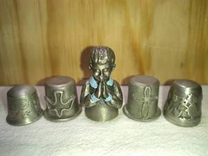 lot 198 image: 5 Best Quality Pewter Souvenir Thimbles