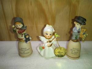 lot 208 image: 2 Enesco Christmas Ceramic and 1 Napco Angel Thimble