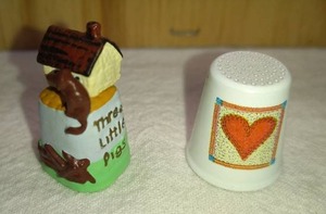 lot 204 image: Three Little Pigs Pewter with Hinged House and Metal Heart Sew Many QuiltsSew Little Time Thimbles