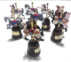 lot 8 image: Set of 8 Enesco Carousel Thimbles