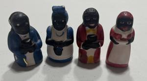 lot 13 image: Set of 4 Black Americana Thimbles