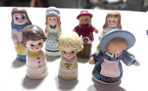 lot 18 image: 7 Misc. Girl Thimbles