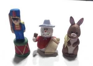 lot 19 image: Snowman, Toy Soldier and Enesco Bunny Thimbles